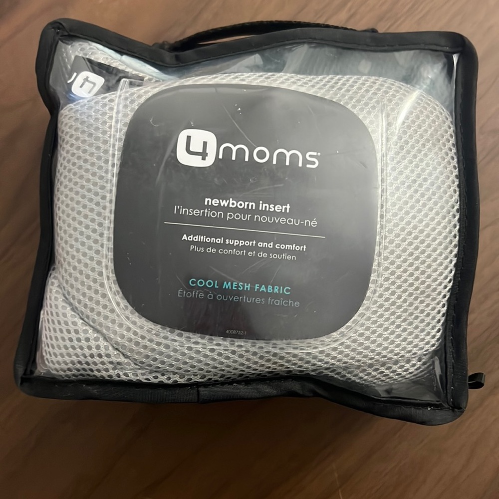 4moms Newborn Insert in Gray/White Cool Mesh